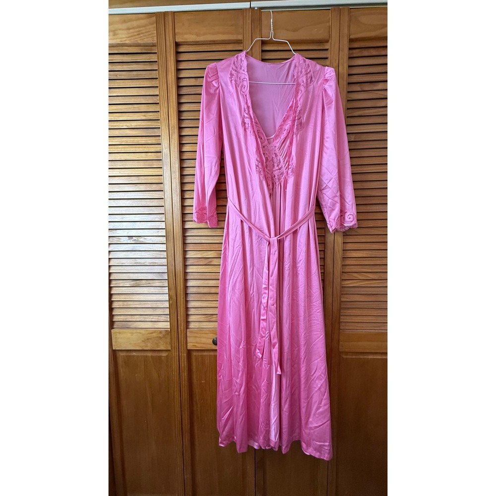 Olga 1970's Vintage Pink Nightgown Robe Lace Peignoir Set 92270 94270 Womens